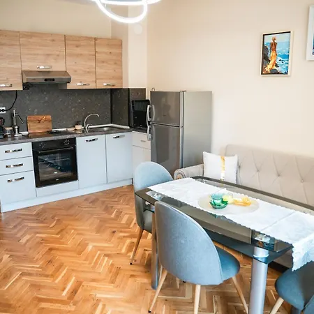 2br Dobrevi Apartament *